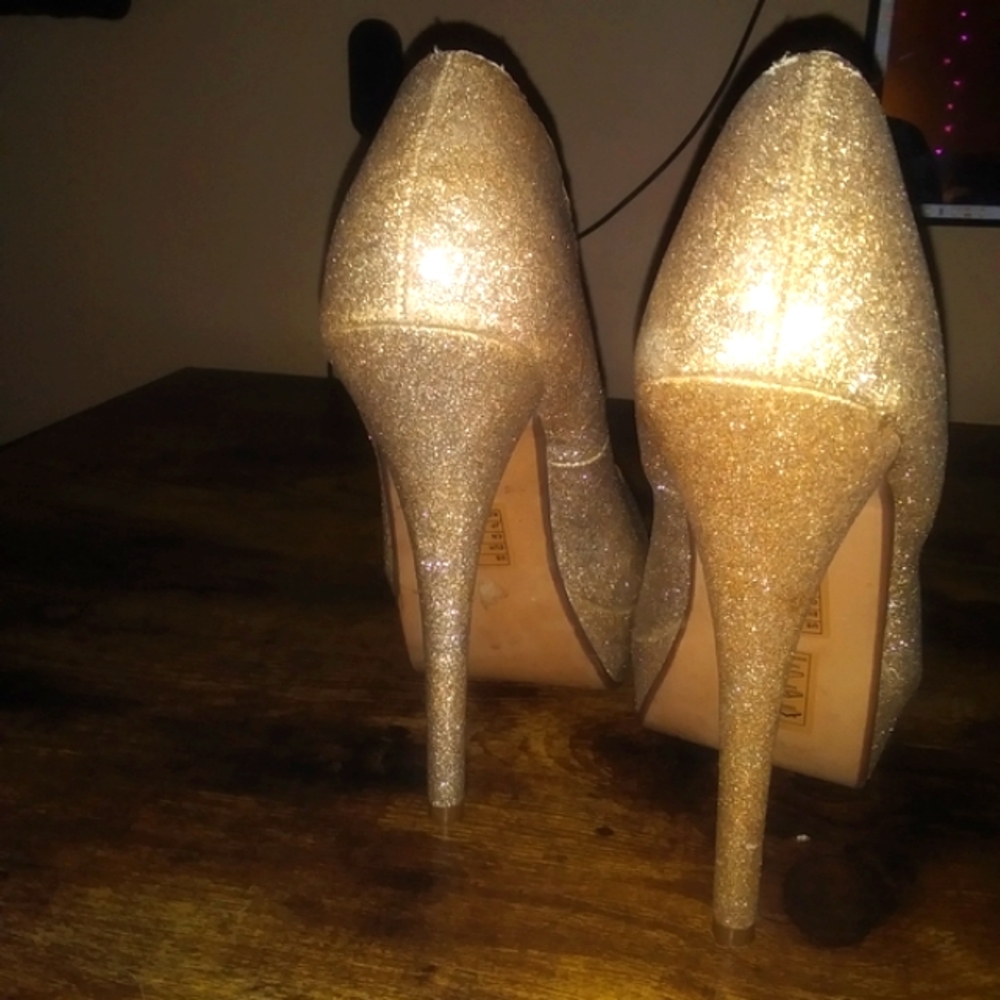 Glitter Gold Pumps